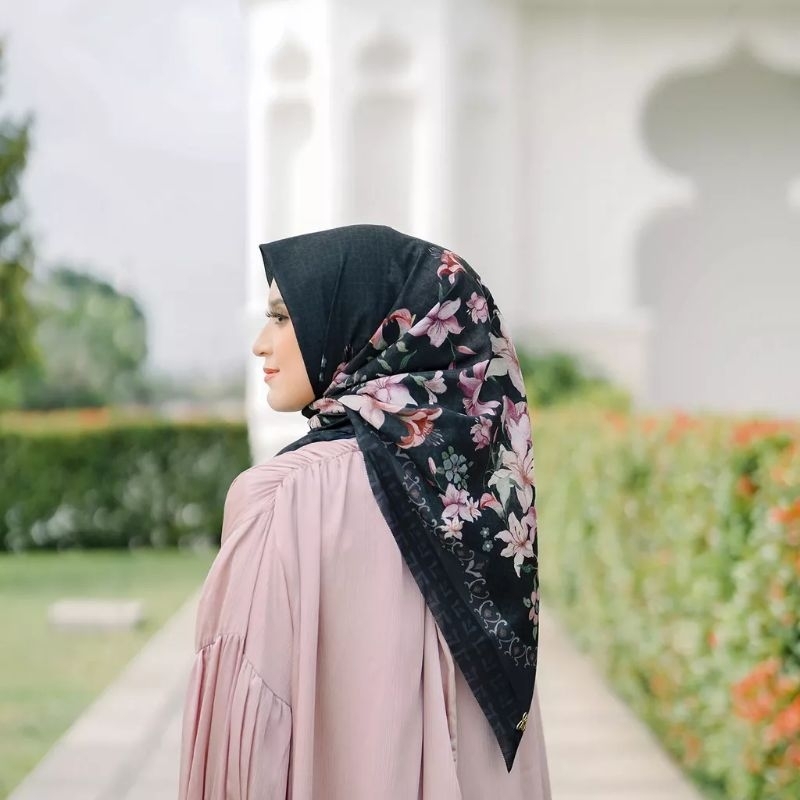 ARSSCARF Arcelia - Black Dahlia (Voal Square)