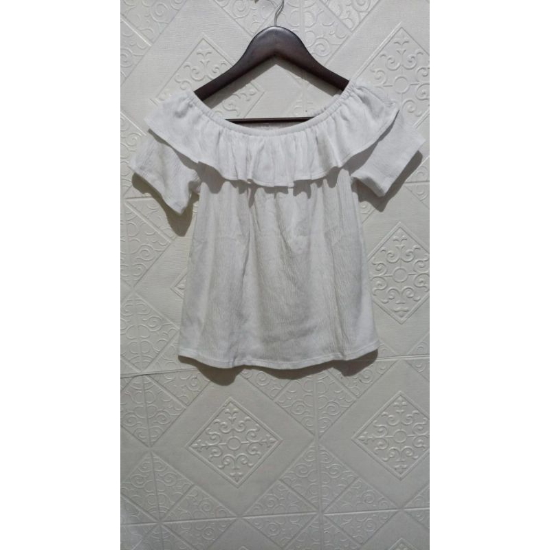 ATASAN WANITA WARNA PUTIH KERAH SABRINA BRANDED SISA EKSPOR