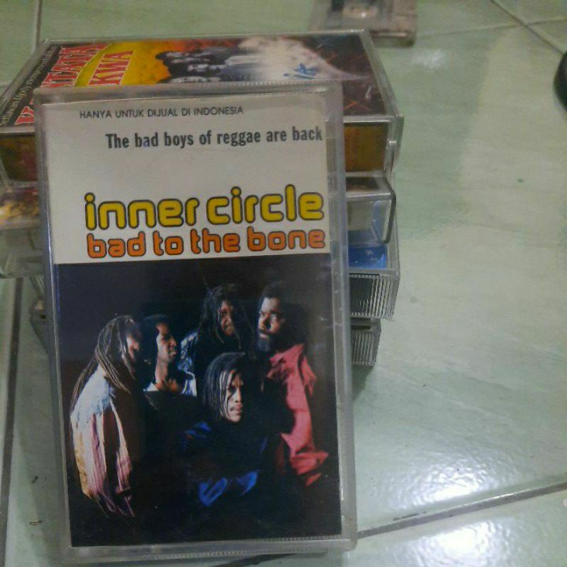 kaset pita inner circle