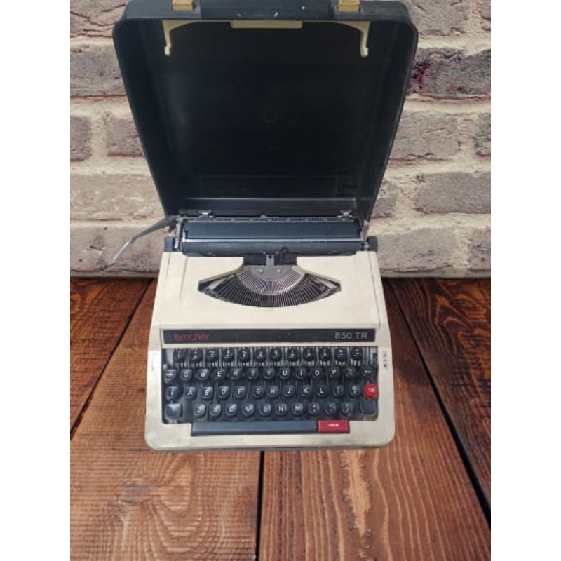 mesin ketik jadul / barang antik