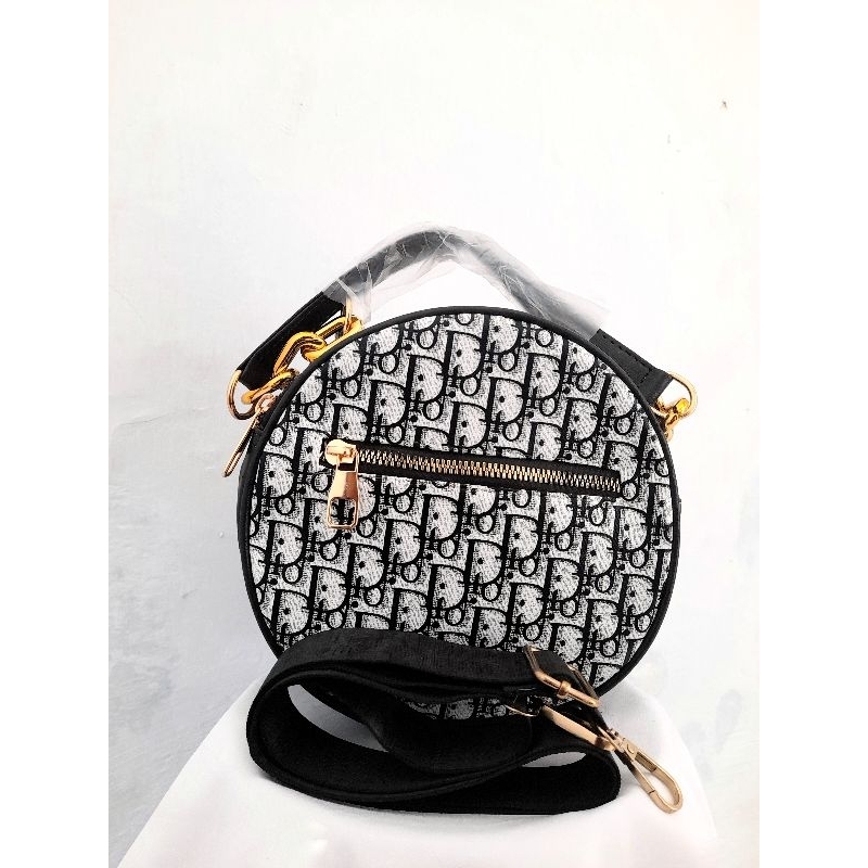 TAS SLEMPANG WANITA (motif dior)