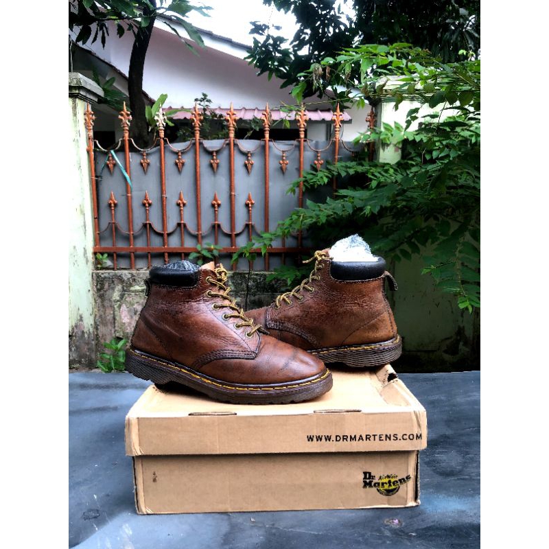 dr martens saxon