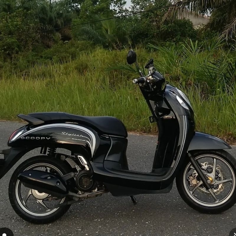 STRIPING STICKER SCOOPY STYLISH 2015 2016 WARNA HITAM STICKER SCOOPY 2015 2016 STYLISH HITAM
