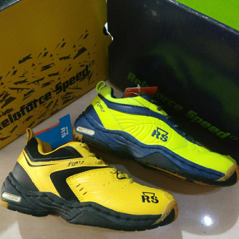 sepatu badminton RS junior original