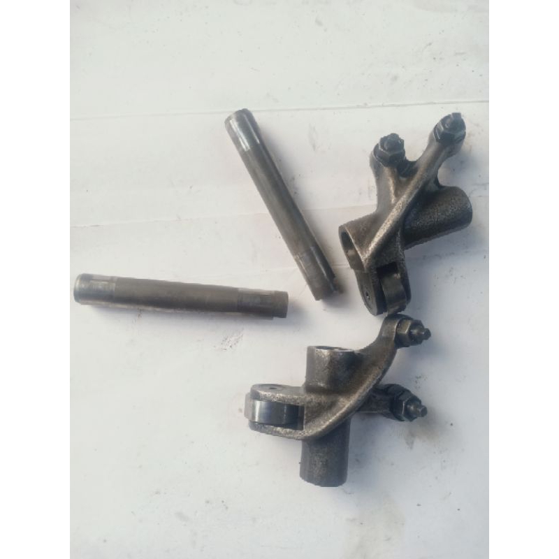 PLATUK KLEP ROCKER ARM ASSY+PEN AS YAMAHA VIXION OLD NEW.MX OLD NEW/ORIGINAL .