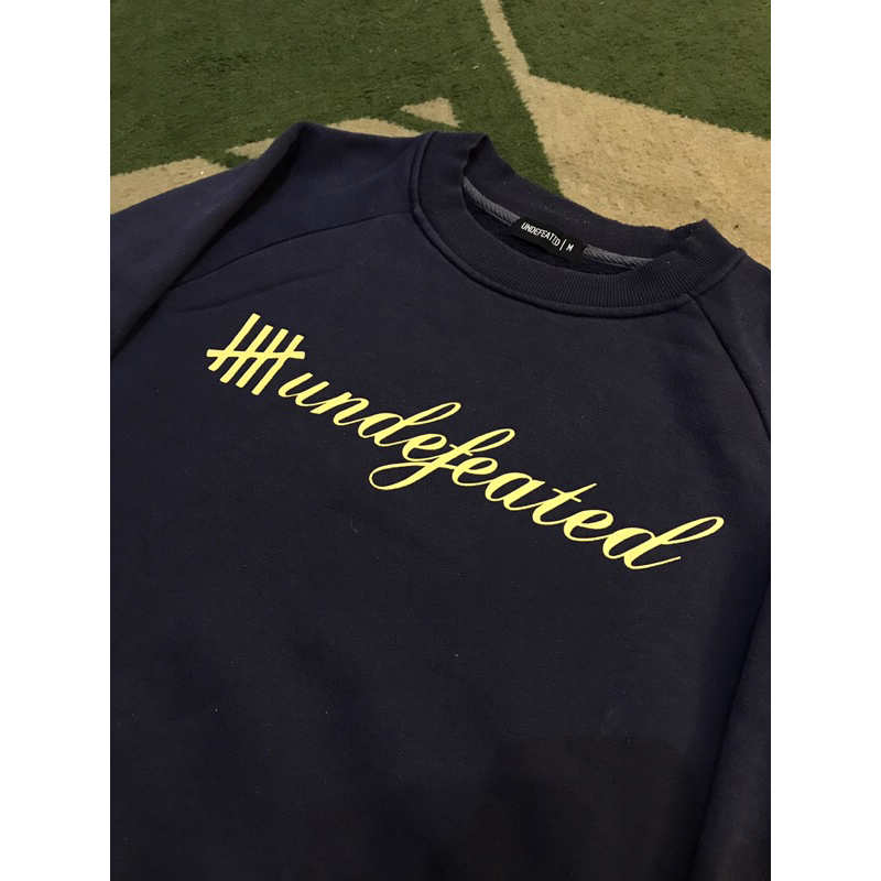 Undefeated crewneck sweater