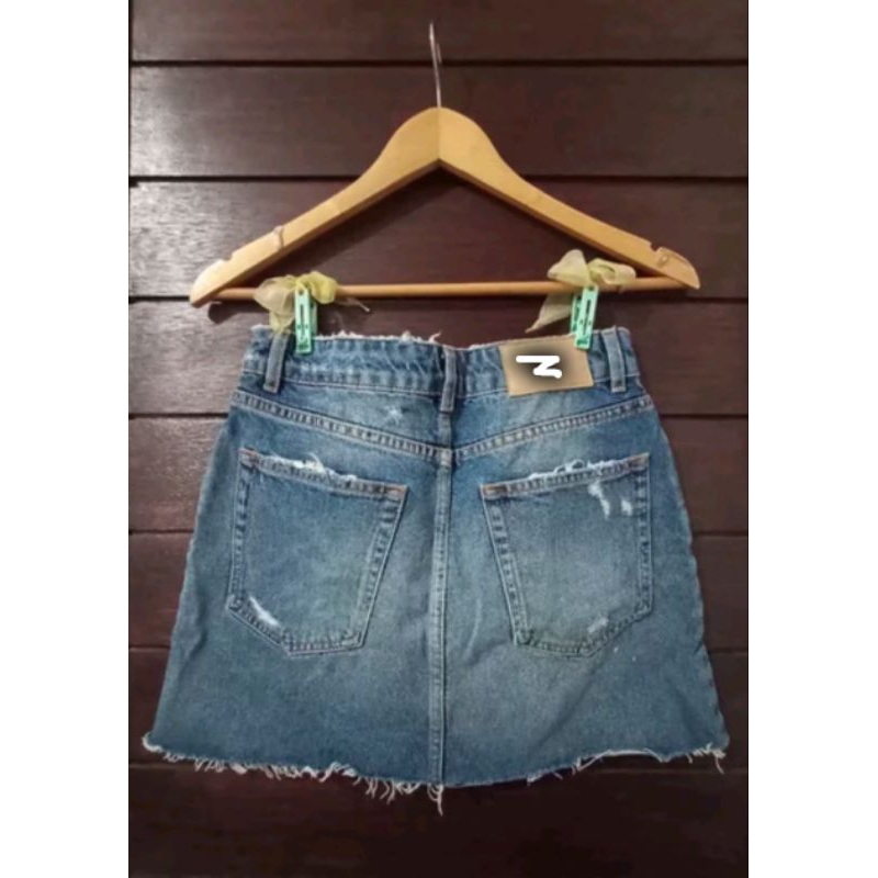 Zara Trafaluc ripped jeans preloved rok remaja wanita 1477.second branded bawahan wanita