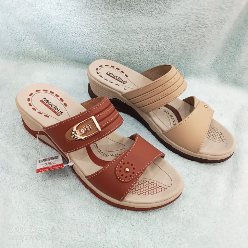 Neucleus Sandal Wedges Wanita