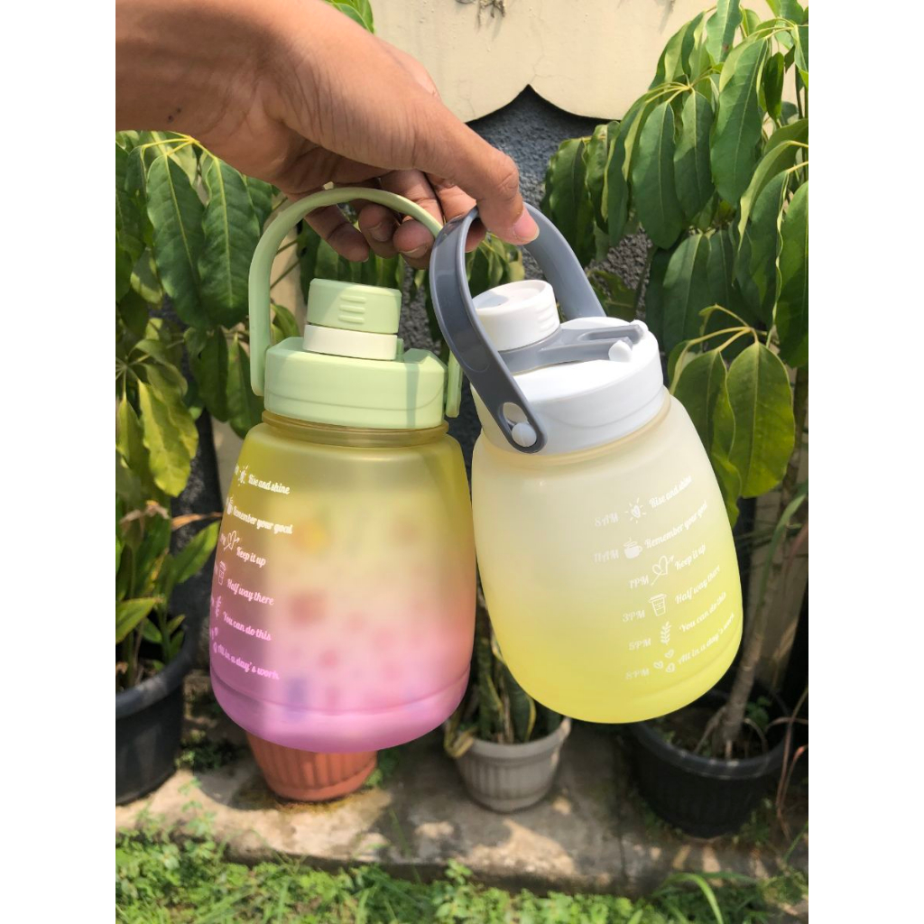 Botol Minum Gemoy Gradasi Korea 1,3 Liter Viral Cute Food Grade Tahan Panas