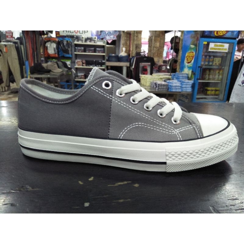 Sepatu Sneakers Cardinal Shoes