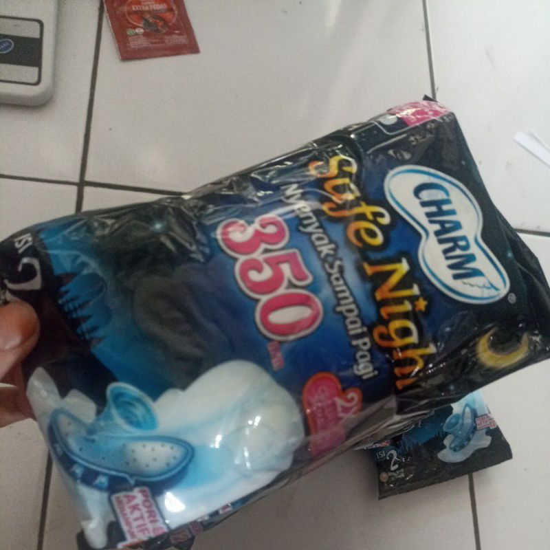 pembalut charm safe night