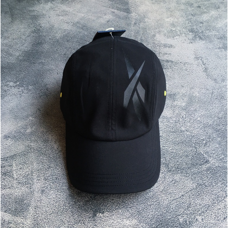 Topi Reebok logo original