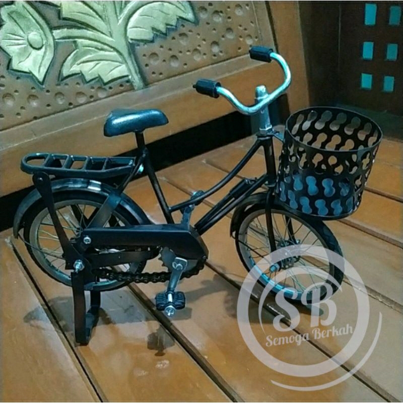Miniatur Sepeda Keranjang, Sepeda antik Hiasan Dinding