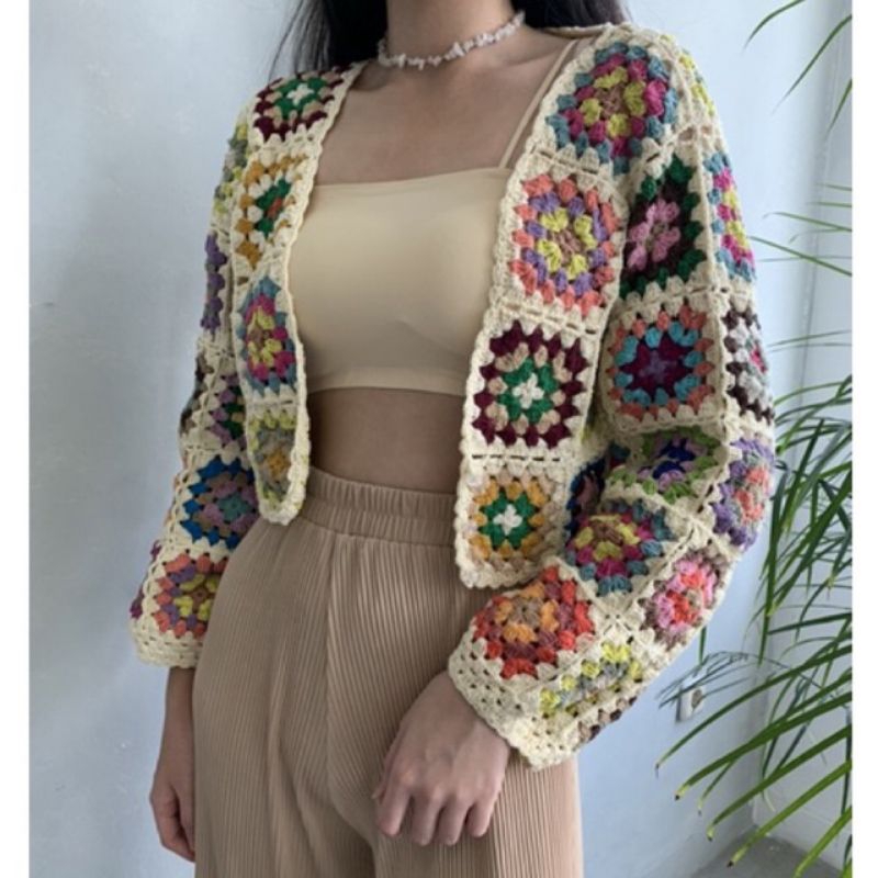 OUTER CROCHET CROP TOP