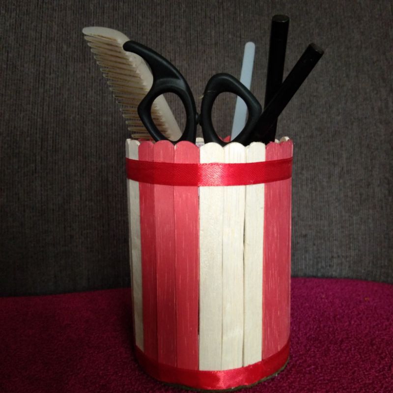 

tempat pensil serbaguna dari stik eskrim merah putih
