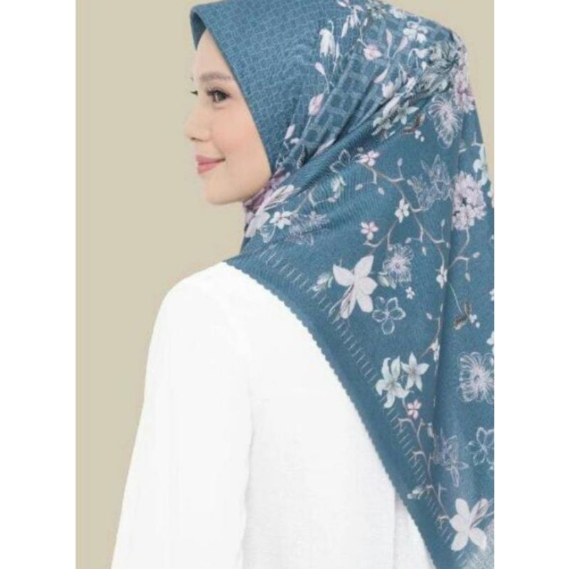 Savana Scarf Wearing Klamby PL