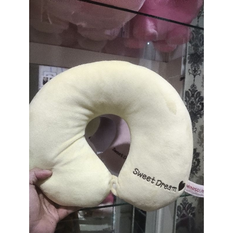 MINISO Bantal Leher