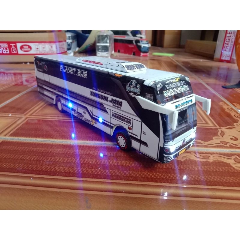 miniatur bus telolet basuri skala 43