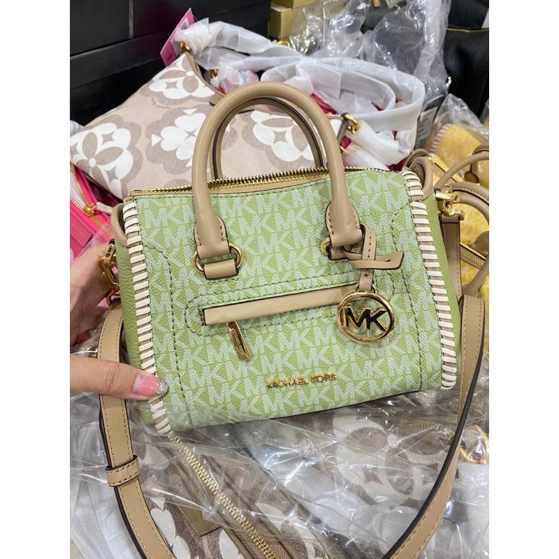 MK Carine xs black lugagge signature vanilla