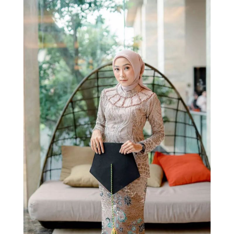 Dress Payet Wisuda Tunangan graduation Modern