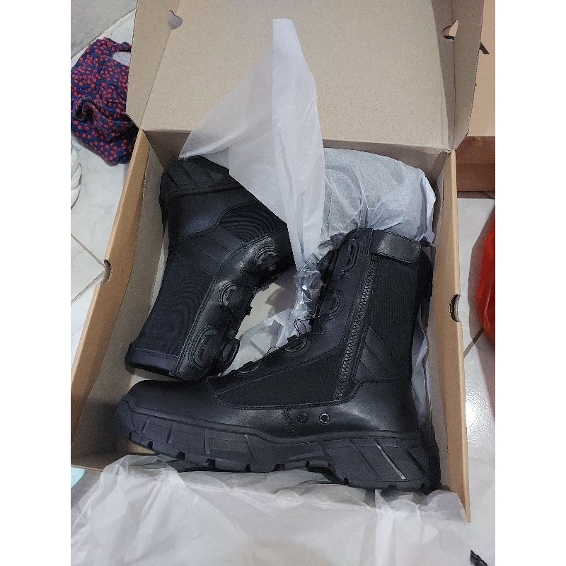 sepatu PDL pembagian terbaru Polri