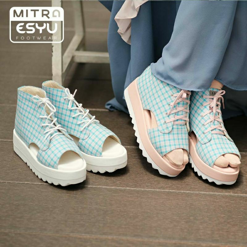 QULLA SERIES SEPATU WEDGES ESYU