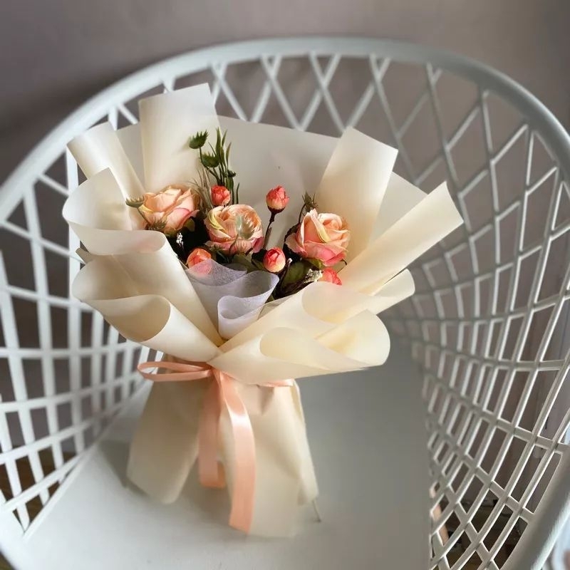 

BUCKET BUNGA MAWAR PALSU - GRADUATION - HADIAH - LAMARAN - WISUDA - KODE TRIFLO