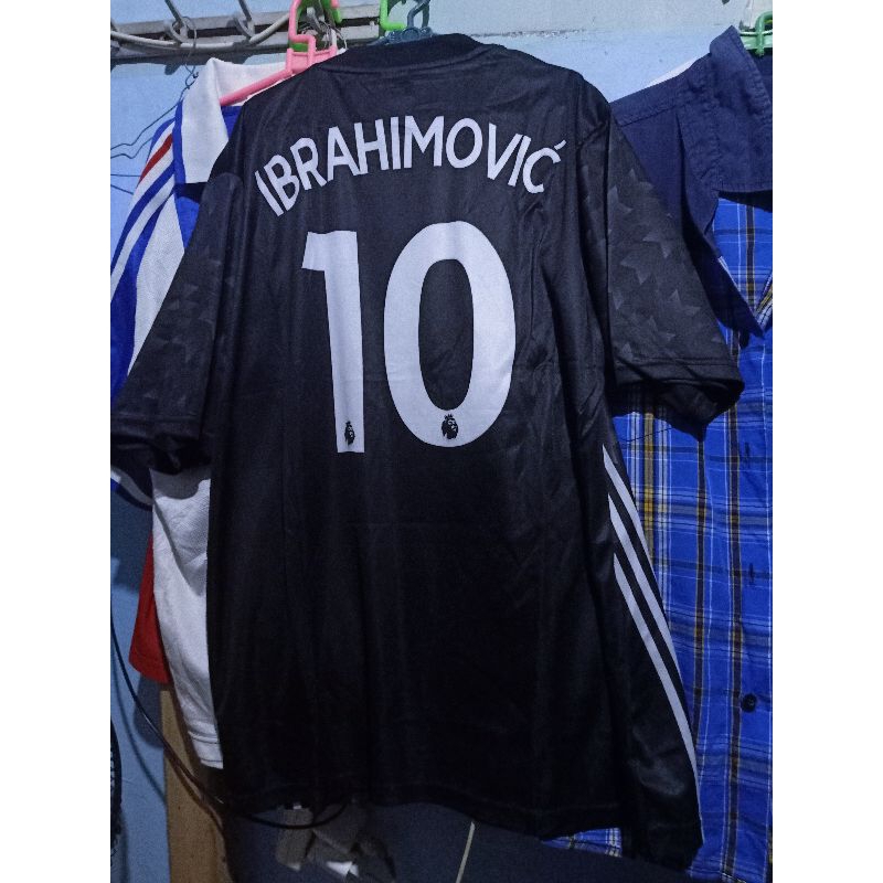 Jersey kw lokal MU ibrahimovic
