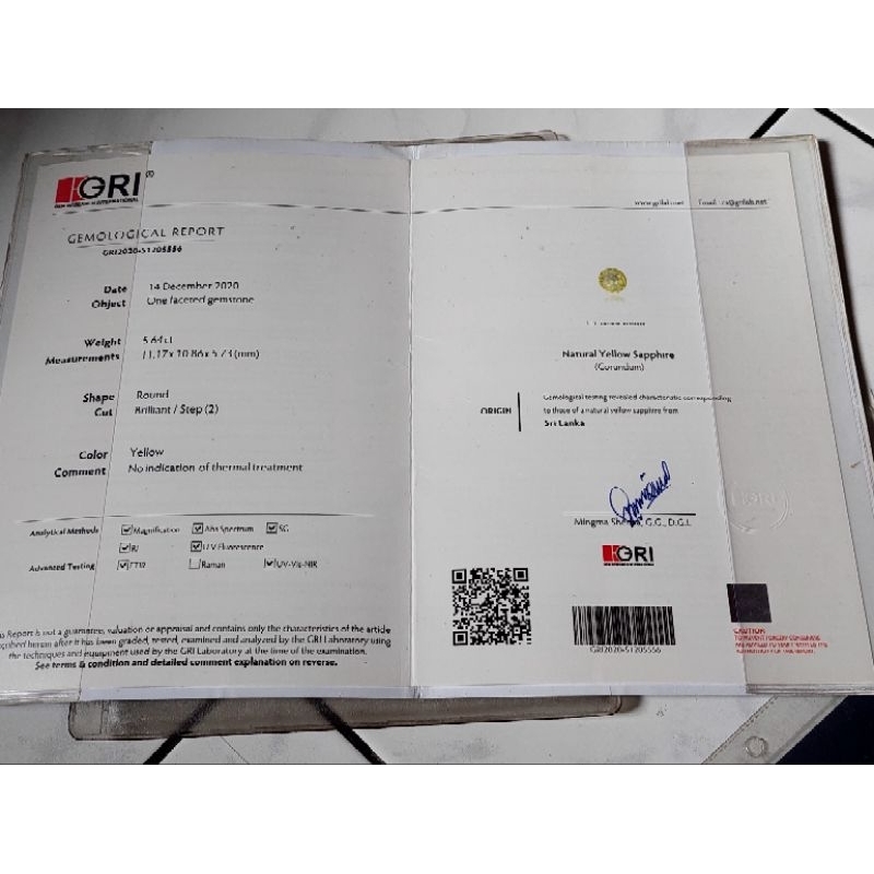 NATURAL YELLOW SAPPHIRE SRILANKA