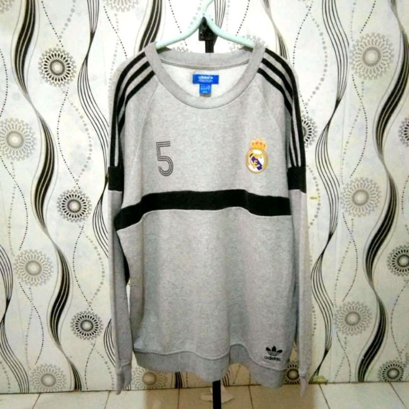 Crewneck Langka Adidas Real Madrid