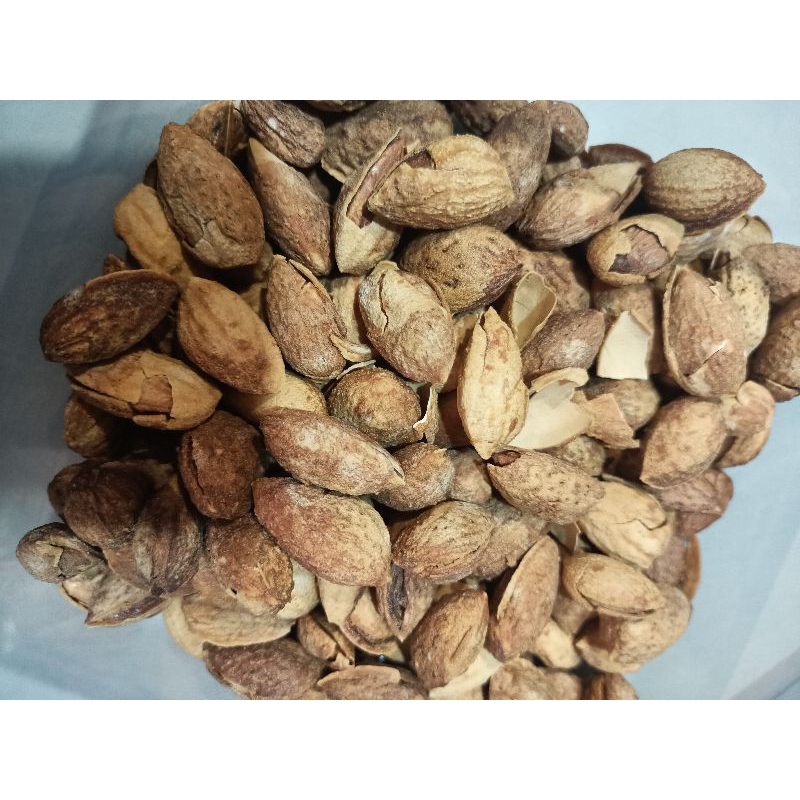

Kacang Almond Kulit // Almond Kulit Manis