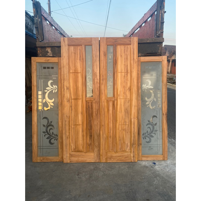 Pintu Kupu Tarung Utama Jati (Kargo)