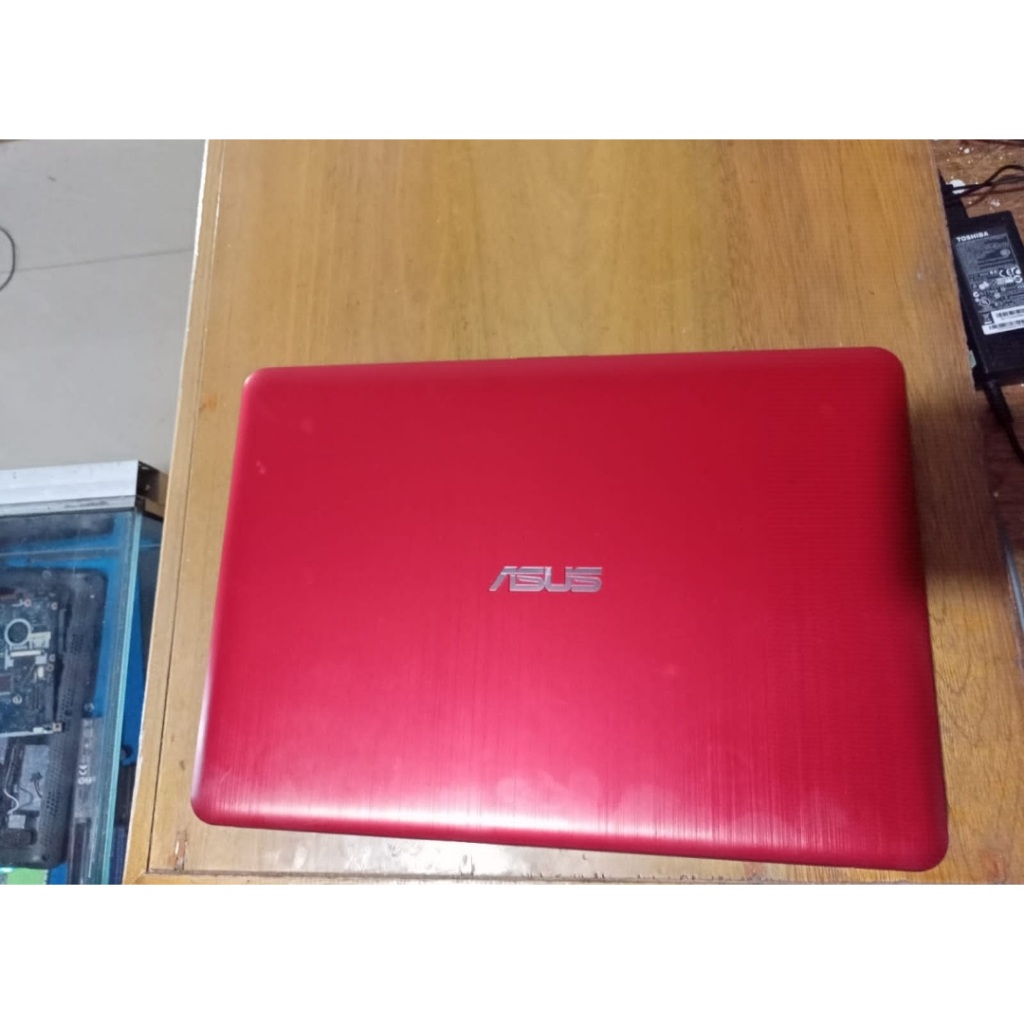 Kesing laptop seken  ASUS X441N