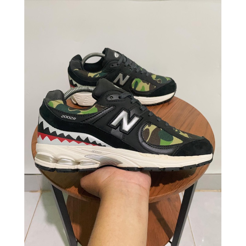 NB 2002R BAPE BLACK