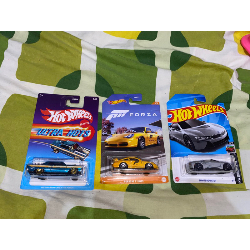 hot wheels porshe 911 gt3 forza yellow