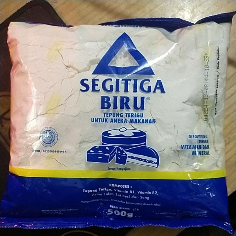 

TEPUNG TERIGU SEGITIGA BIRU 500G