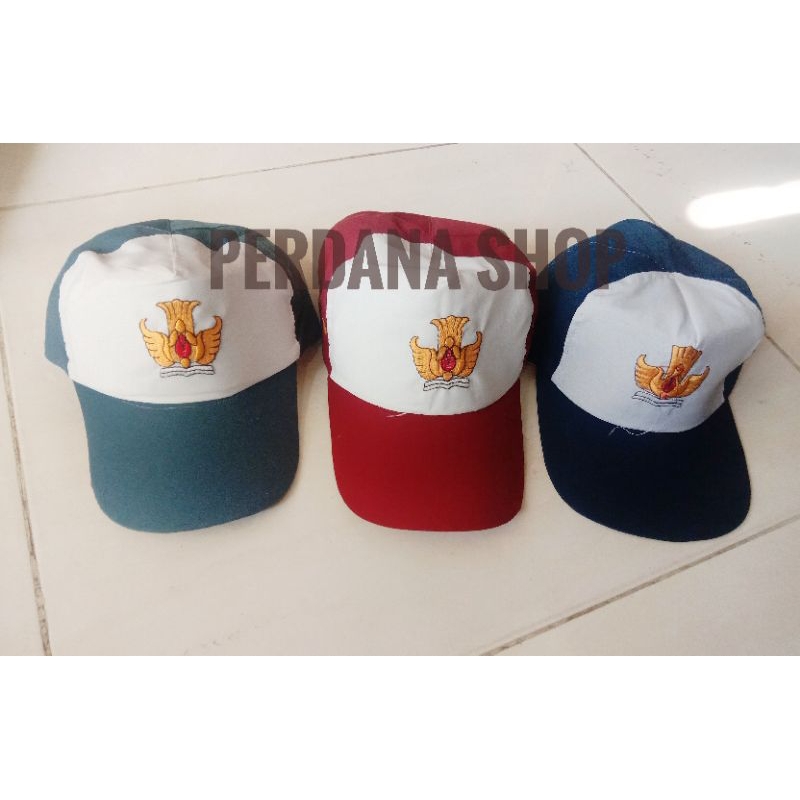 topi sekolah SD, SMP, dan SMA