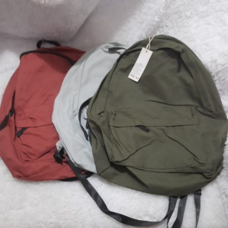 MinisoSimpleBackpackArmy,Grey,DarkRed