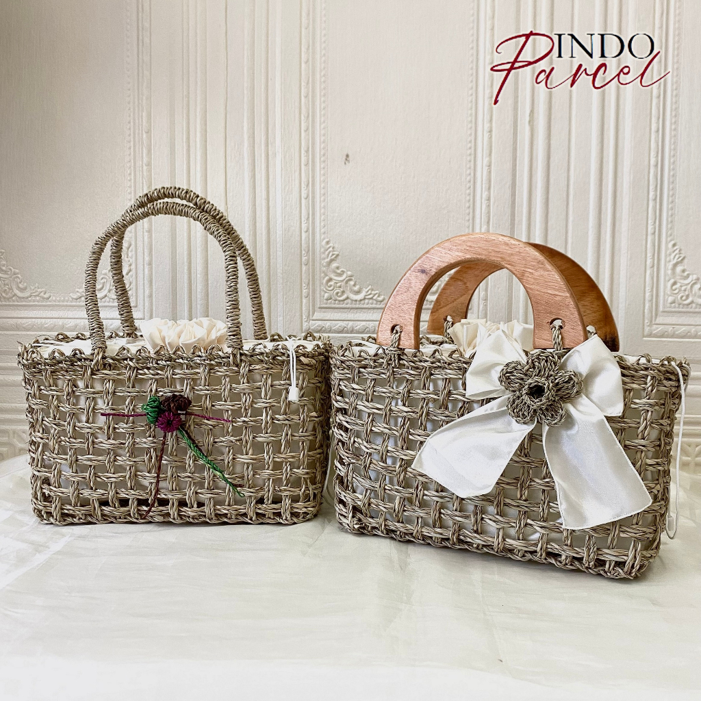 INDOPARCEL - Tas Keranjang Anyaman Rara Varian Pegangan dan Asessoris Bunga Pita