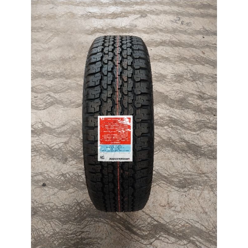 Ban Luar Bridgestone 215/70 R15 D689