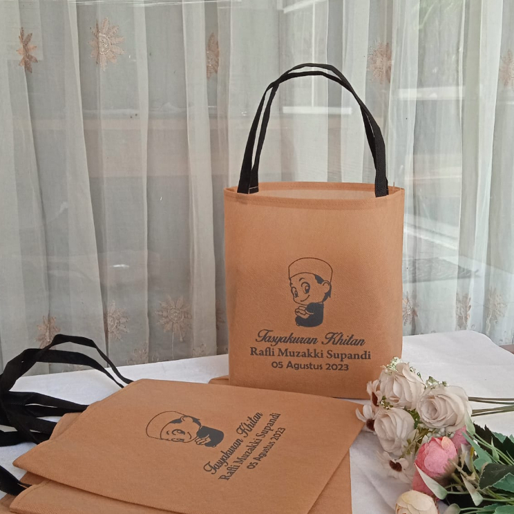 

INDI ADV | GoodyBag Khitan Gratis Sablon ukuran 25x26 cm TEBAL