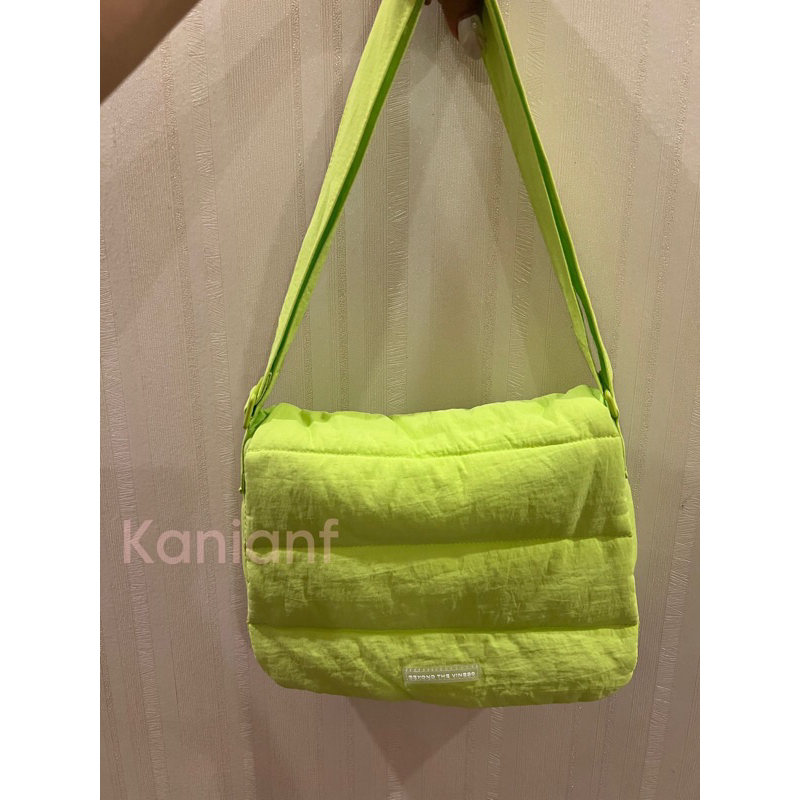 PRELOVED BTV Poofy Bag Beyond The Vines