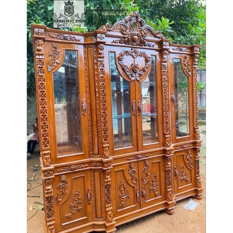 lemari hias jati mewah ukir / bufet pajangan jati ukir / lemari kabinet jati