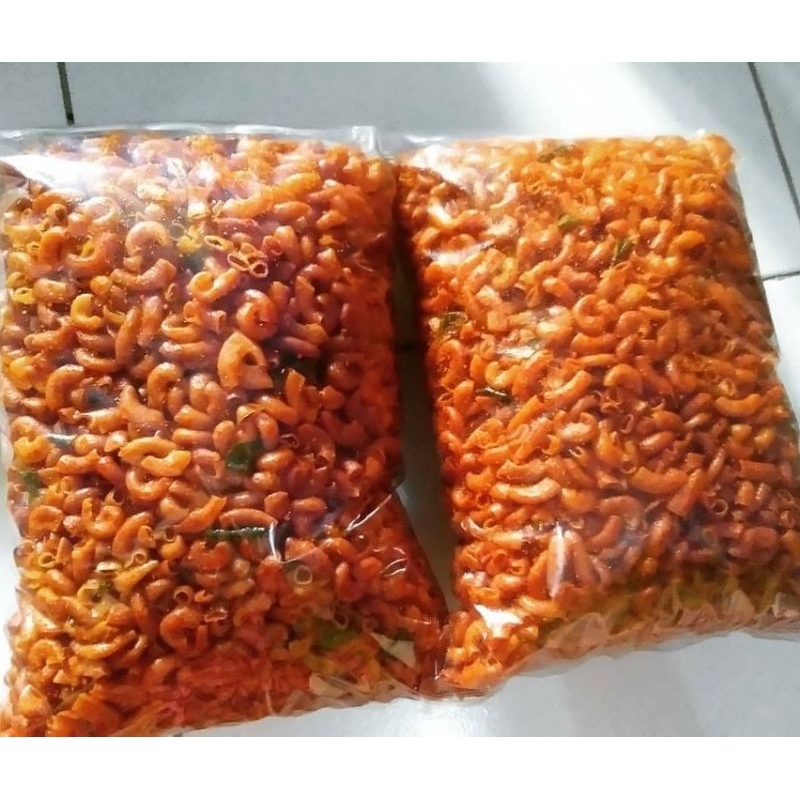 

Makaroni pipa 500gr pedas daun jeruk ayam bawang jagung bakar