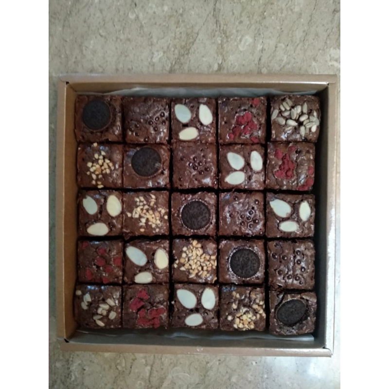

Fudgy Brownies Premium