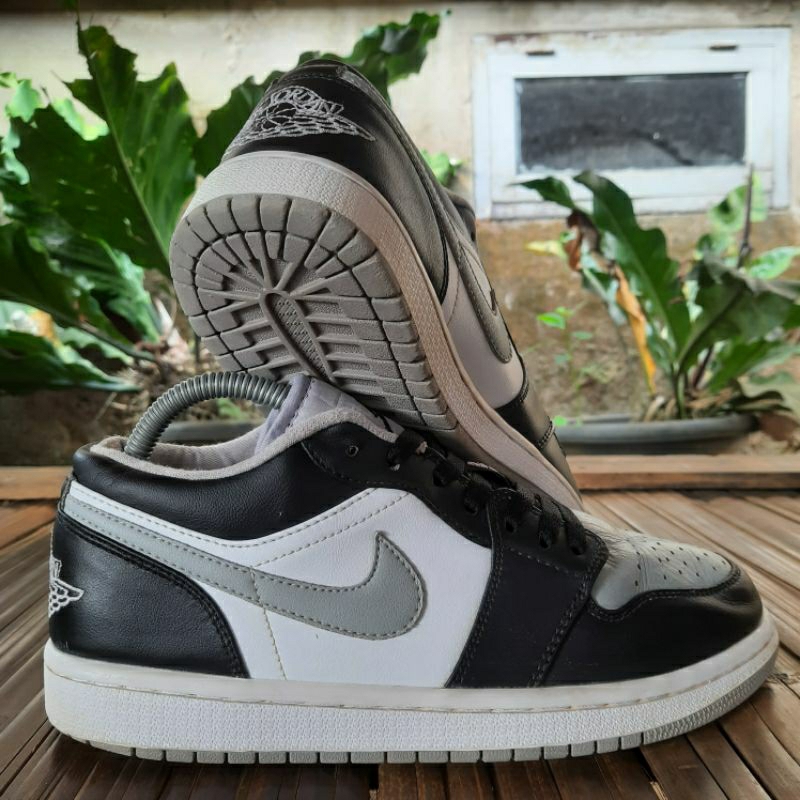 Sepatu air jordan low smoke grey