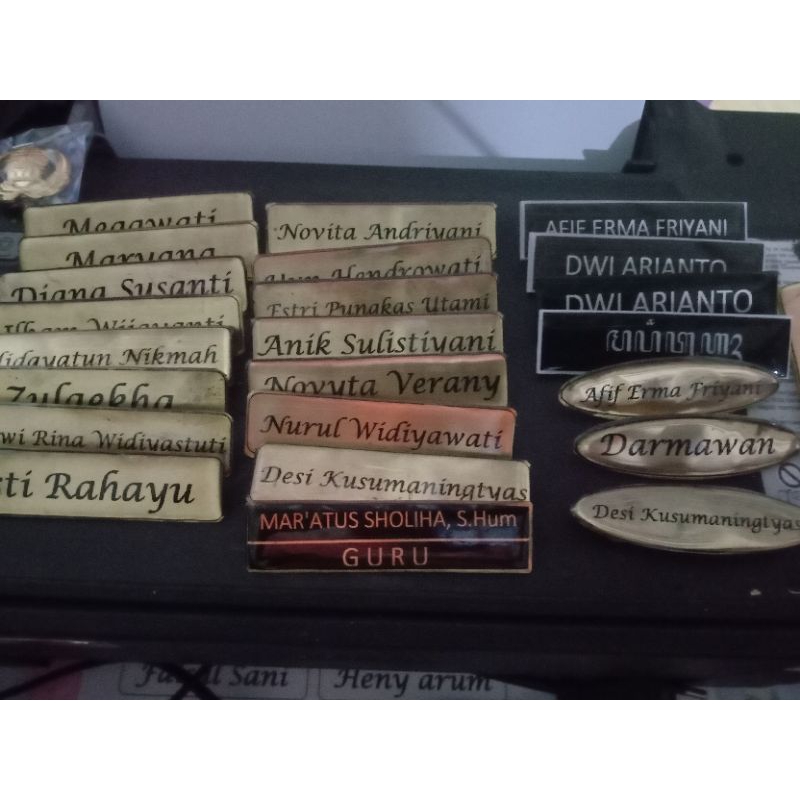 

nametag bahan kuningan