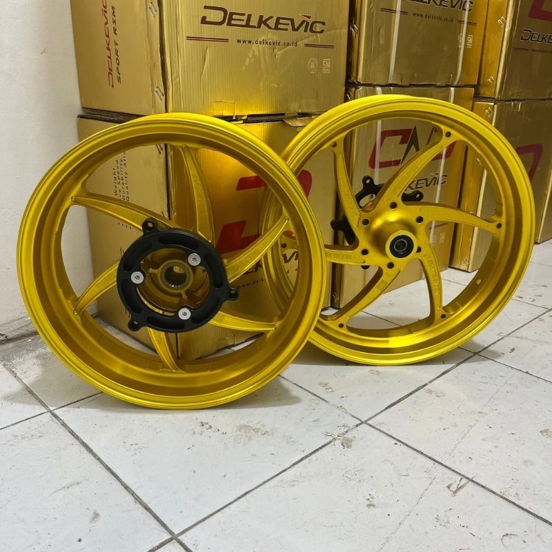 VELG PELEK VELEK DELKEVIC SIX STAR XMAX 250 YAMAHA XMAX 250 VELG PELEK RACING YAMAHA XMAX-250