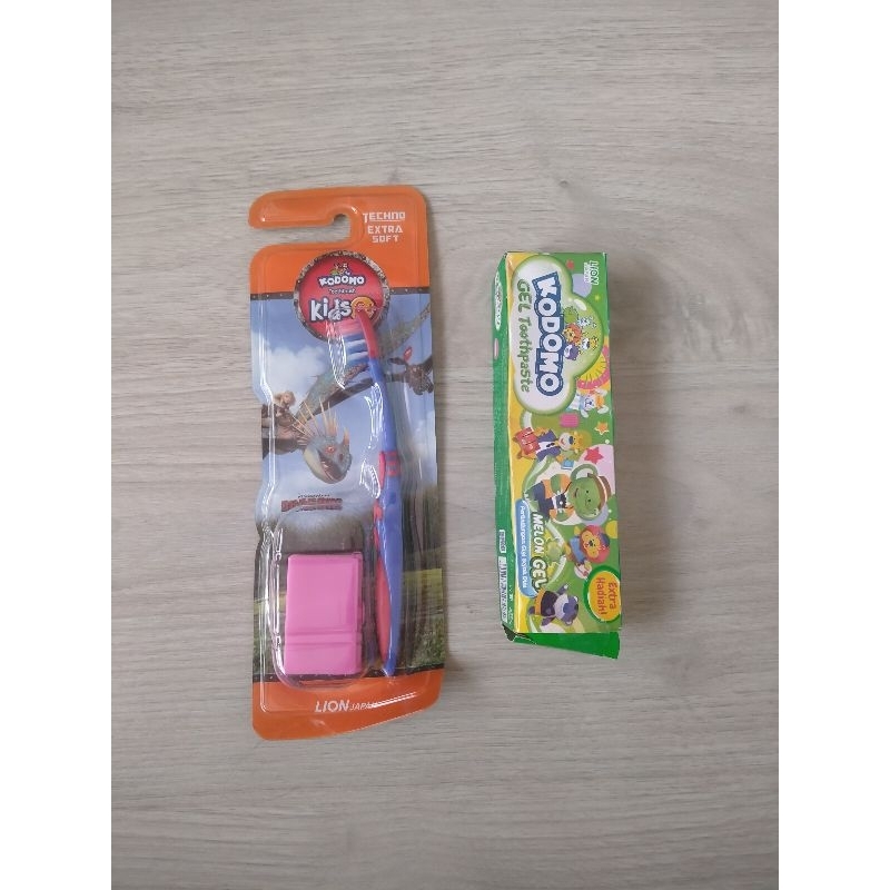 PAKET KODOMO PASTA GIGI MELON GEL 45G & SIKAT GIGI KIDS 6+ TECHNO