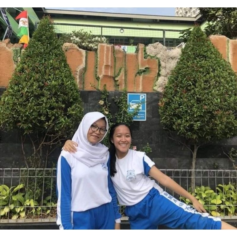 Seragam Olahraga SMAN 68 Jakarta Preloved